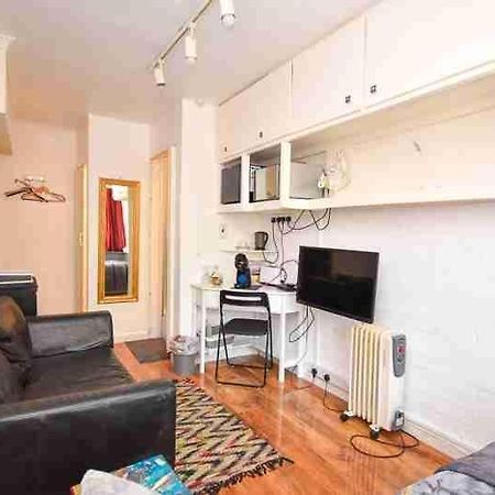 Leeward Gardens With Ensuite Londres Extérieur photo
